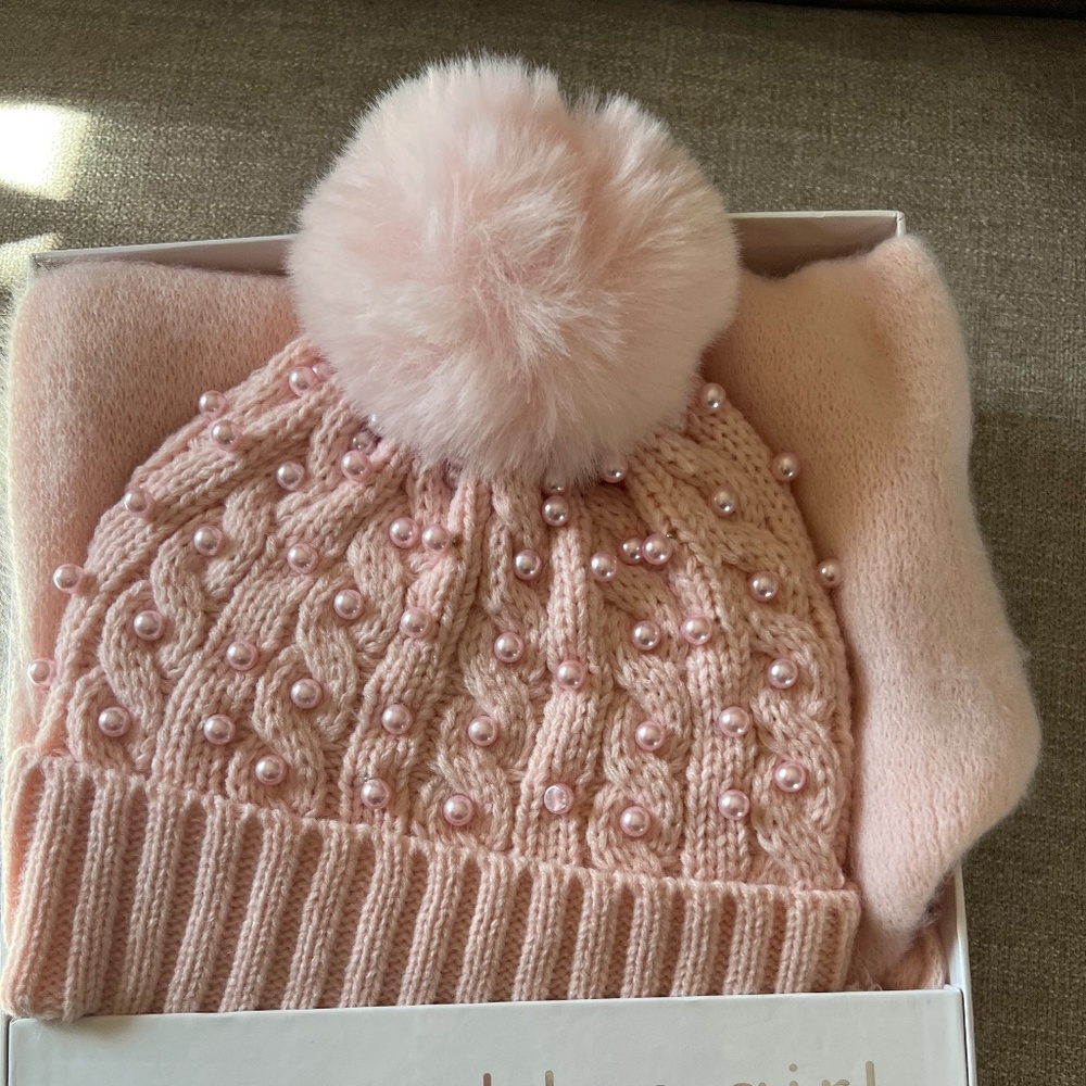 Madden Girl Pink Soft Scarf & Cable Knit Beanie Hat w Pearls Boxed Set Junior - Picture 5 of 5